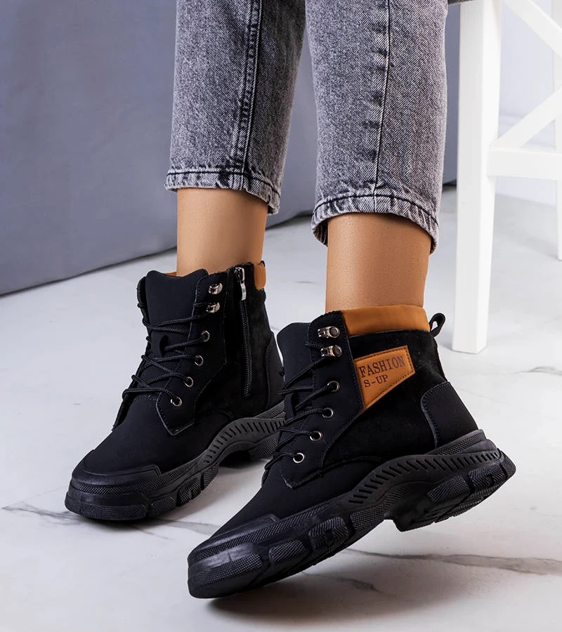 Czarne ocieplane trapery damskie