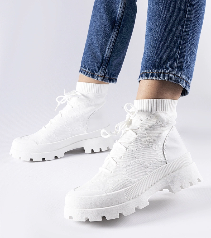 Białe wysokie sneakers z elastyczną cholewką