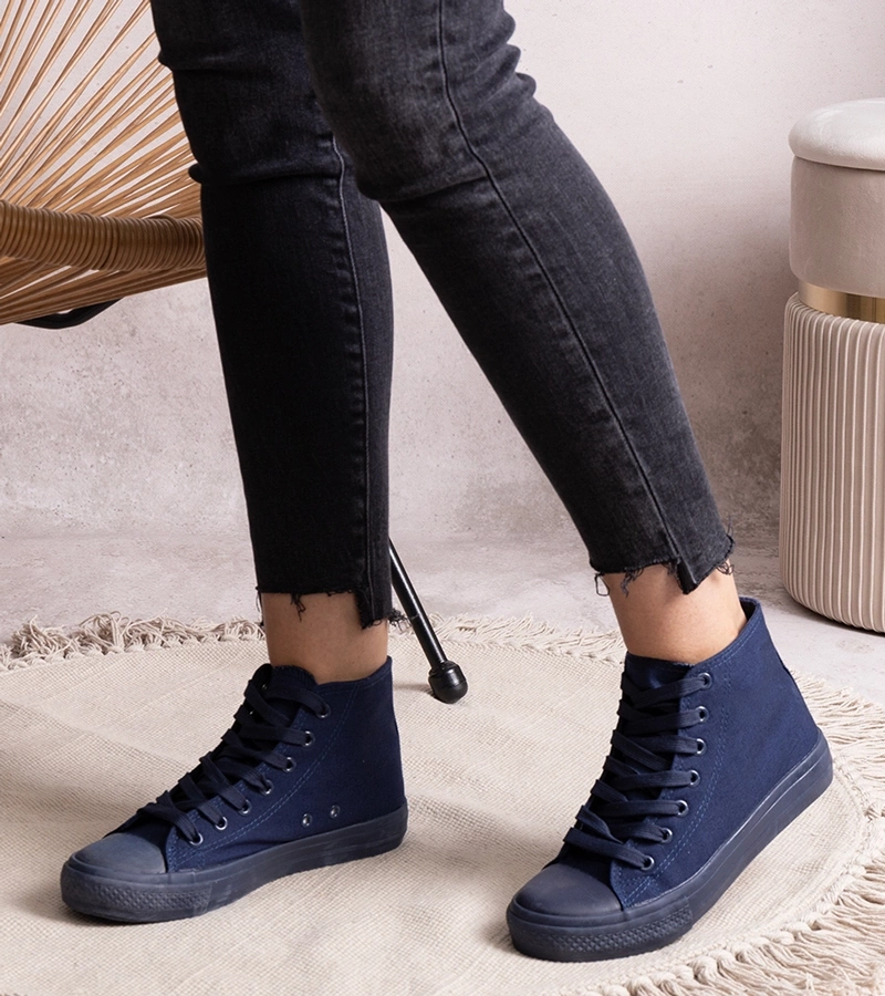 Granatowe wysokie trampki