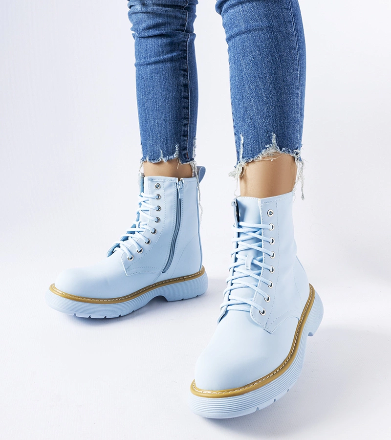 Błękitne klasyczne trapery