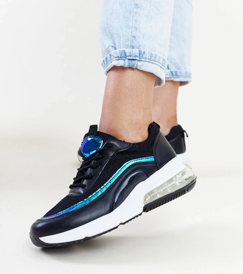 Czarne sneakersy z hologramem