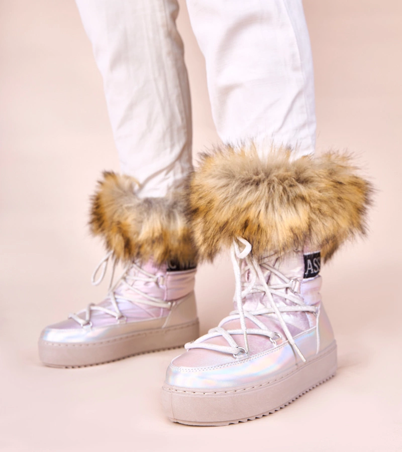 Hers Srebrne śniegowce z różową poświatą wiązane z futerkiem