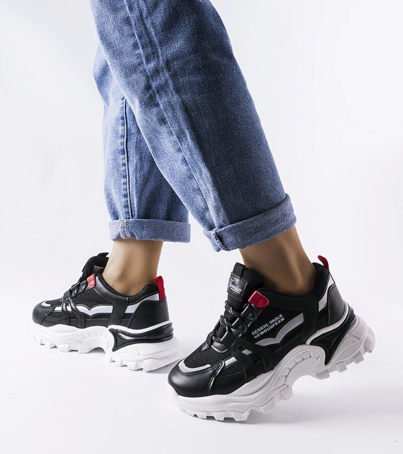 Czarne sportowe sneakersy