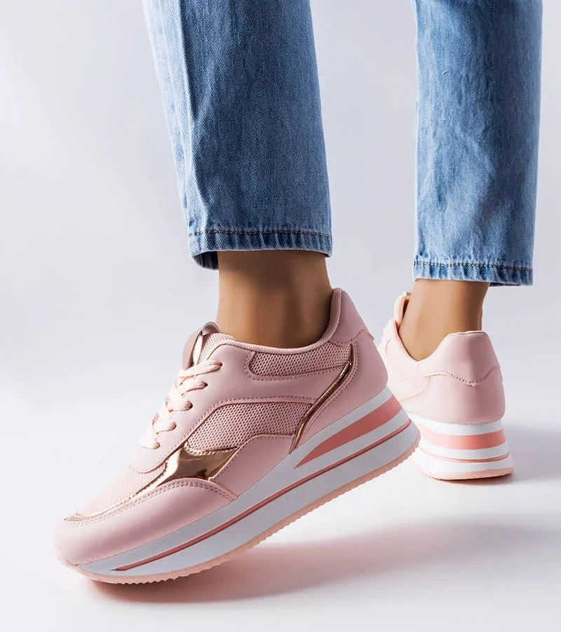 Różowe snekersy na płaskiej grubej podeszwie