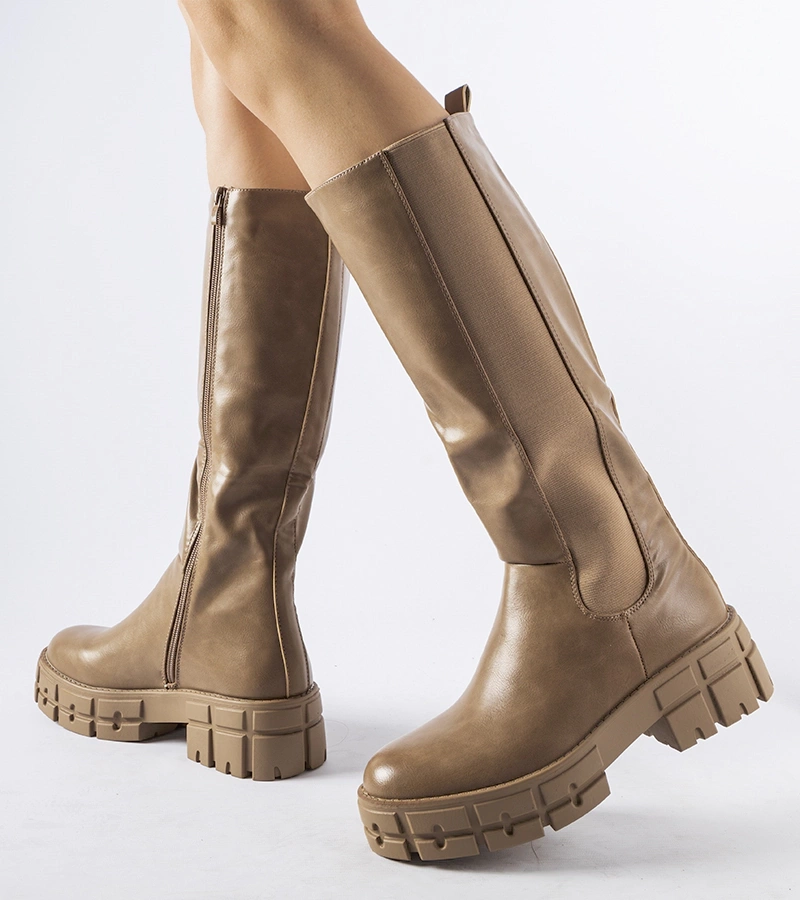 Brązowe ocieplane płaskie kozaki