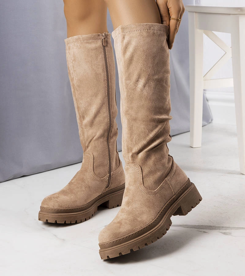 Beżowe kozaki ocieplane z eko-zamszu