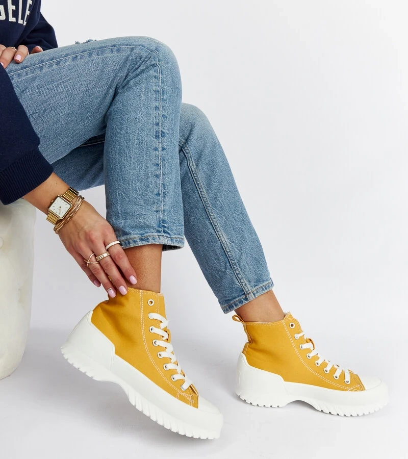 Żółte trampki za kostkę