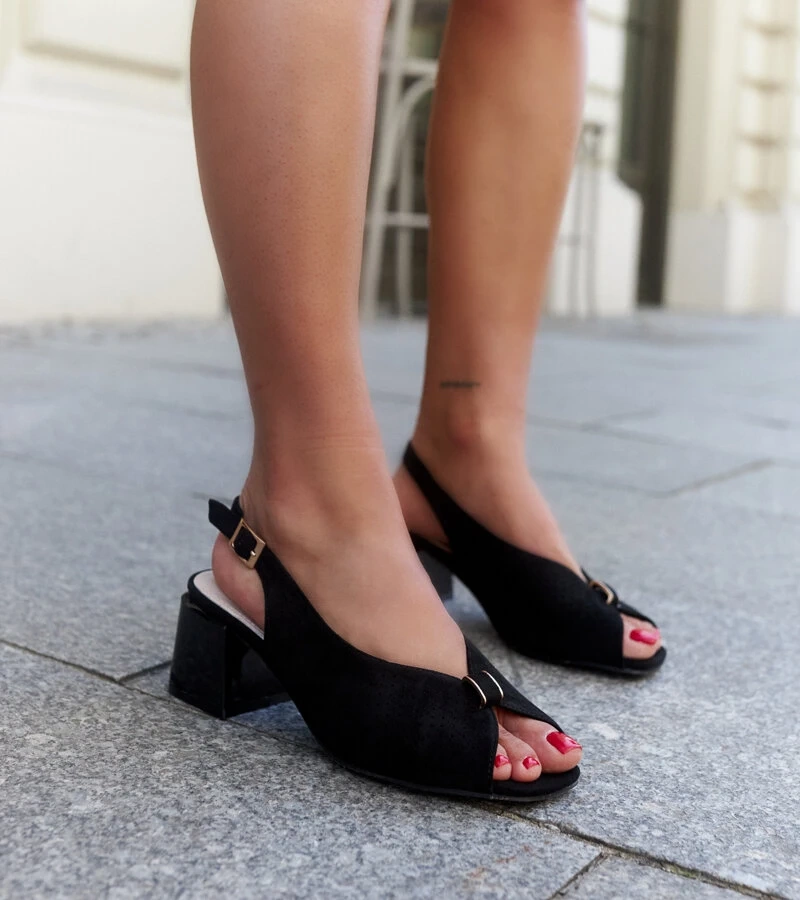 Sandały na klocku ze skórzana wkładką