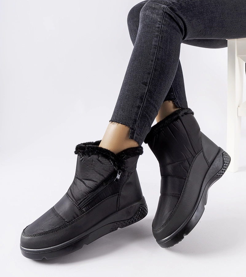 Czarne ocieplane śniegowce z suwakiem