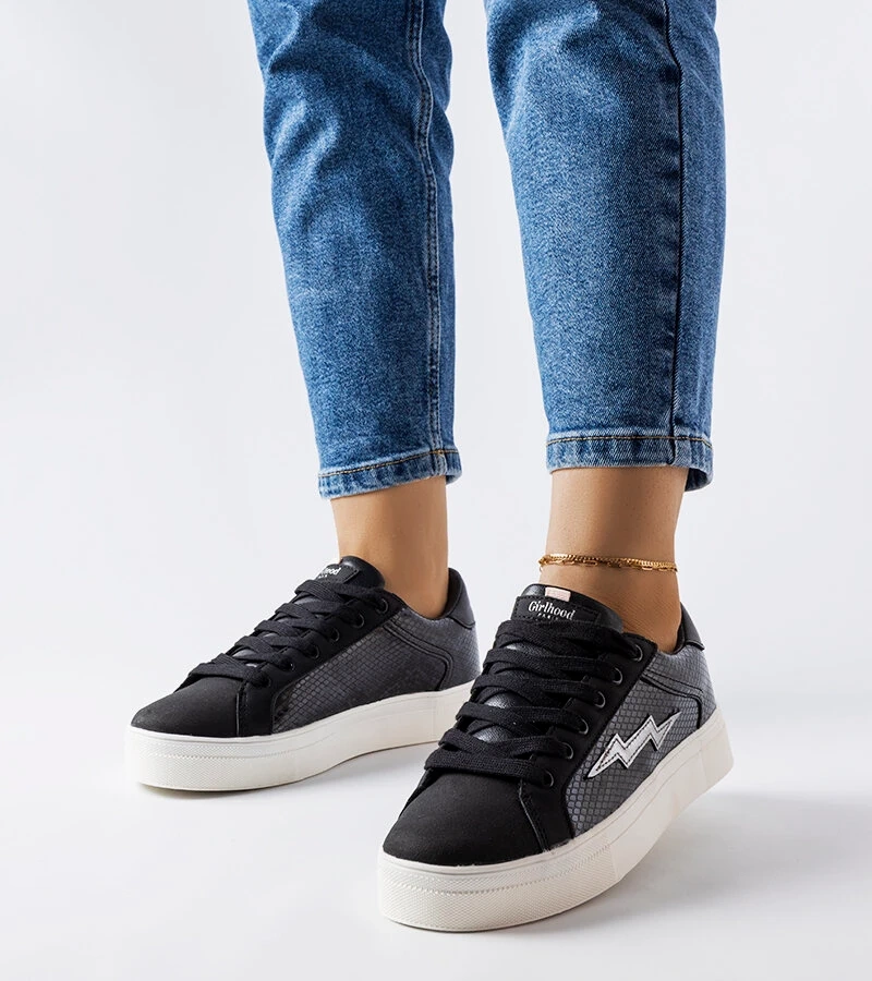 Czarne sneakersy z imitacji skóry węża