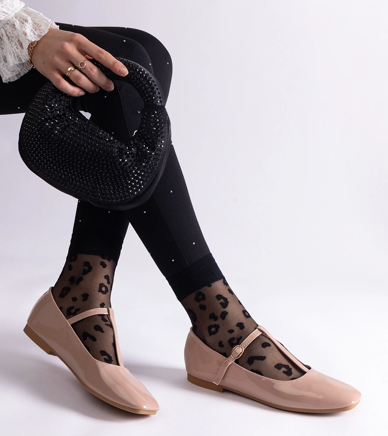 Hers Balerinki damskie beżowe lakierowane z zapięciem