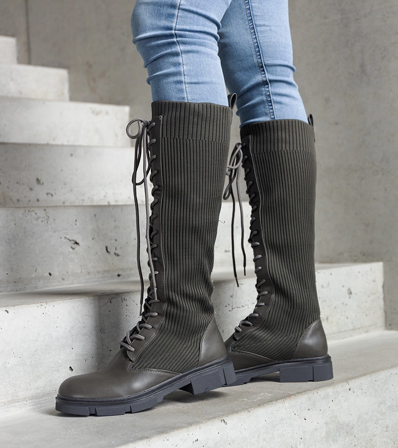 Zielone wsuwane kozaki z elastyczną cholewką