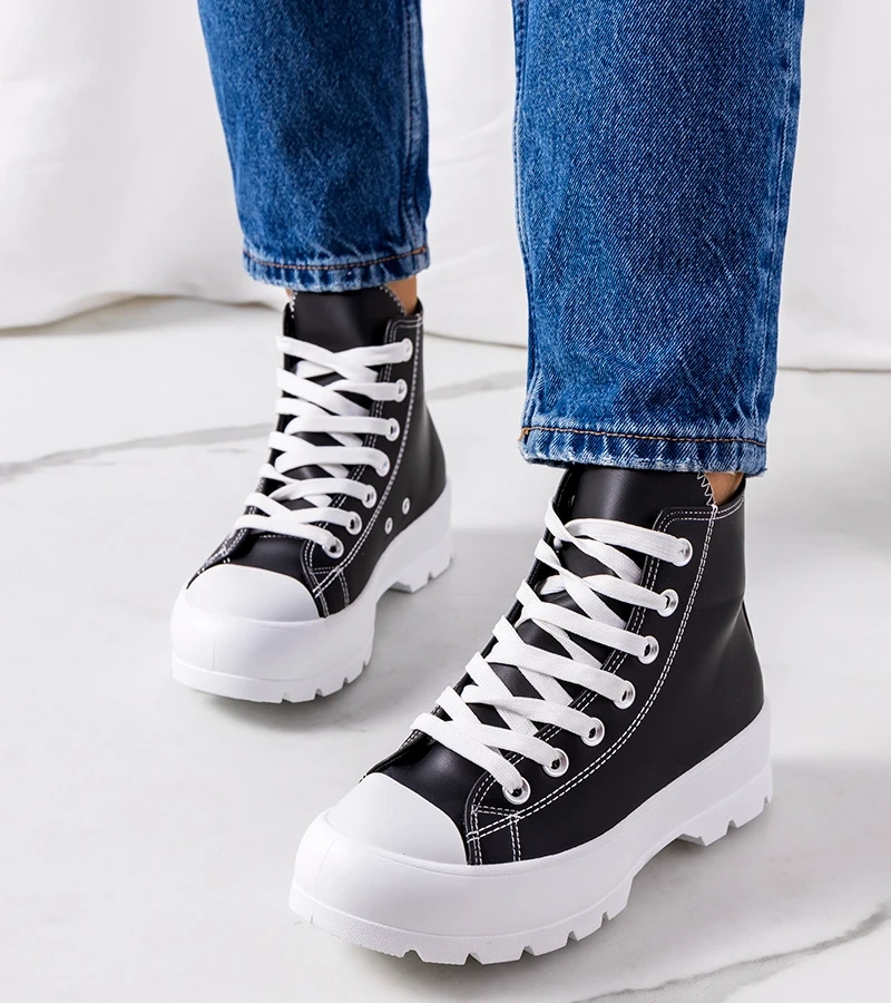 Czarne trampki z eko skóry