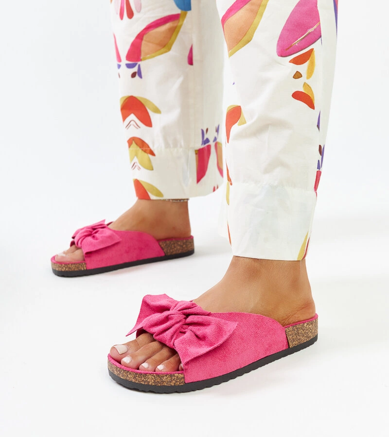 Ciemnoróżowe klapki na korkowej podeszwie