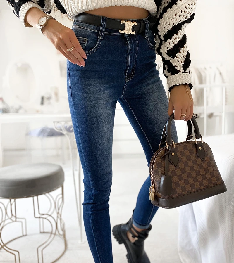 Granatowe jeansy damskie