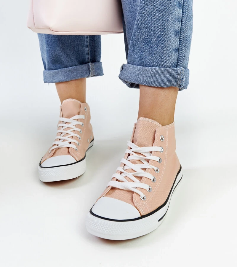 Jasnoróżowe wysokie trampki