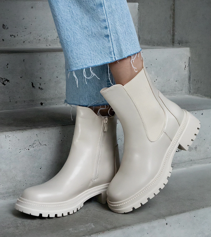 Beżowe botki ocieplane zapinane na zamek eko skóra