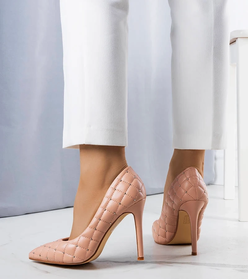 Różowe pikowane szpilki