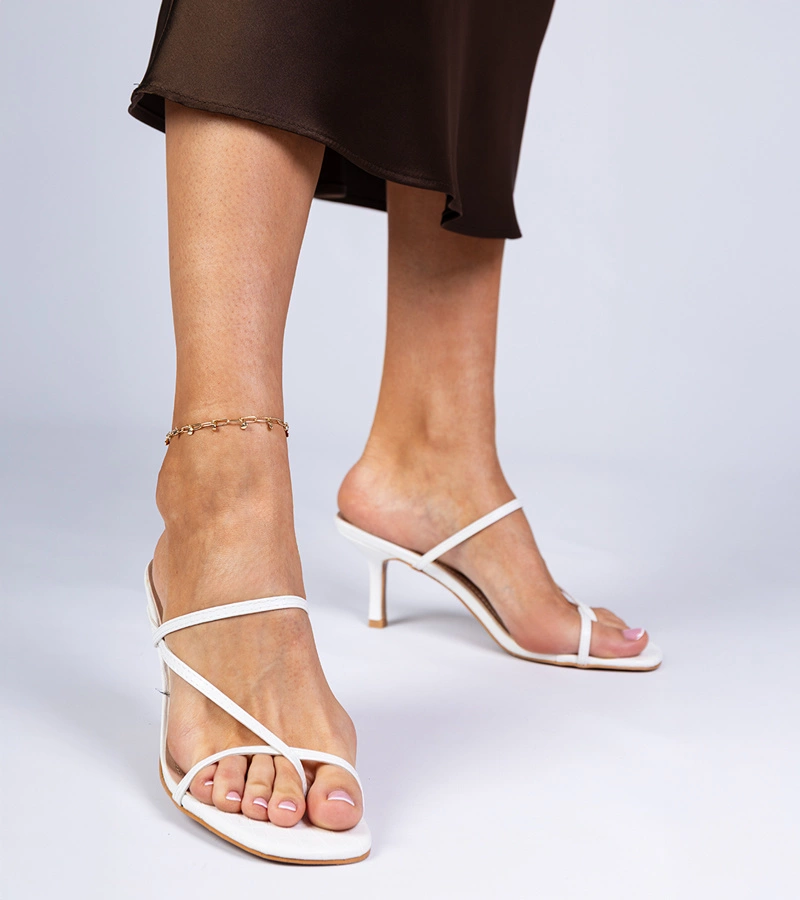 Hers Białe klapki eleganckie na szpilce