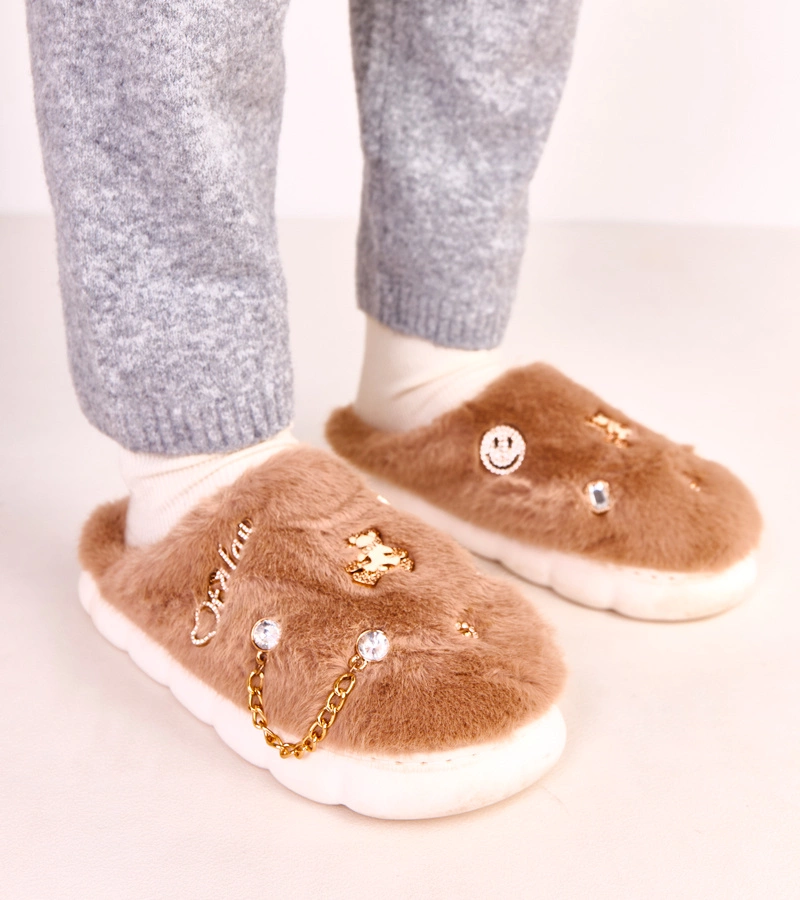 Hers Brązowe zabudowane kapcie z ozdobami