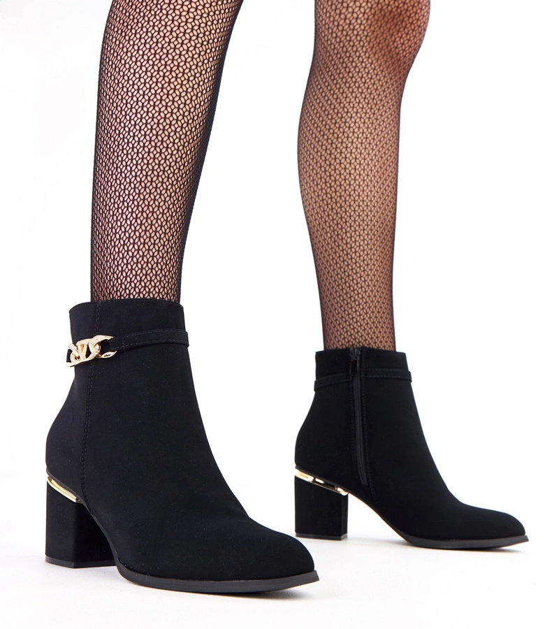 Hers Czarne botki z ozdobnym paskiem z ekoskóry matowej