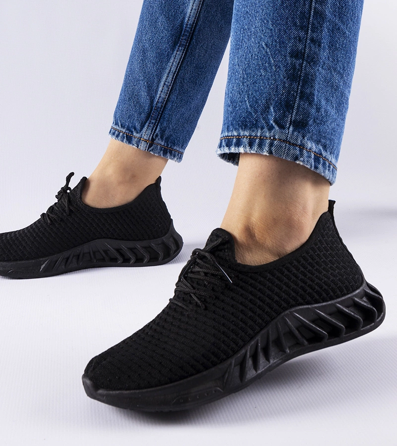 Czarne materiałowe sneakersy