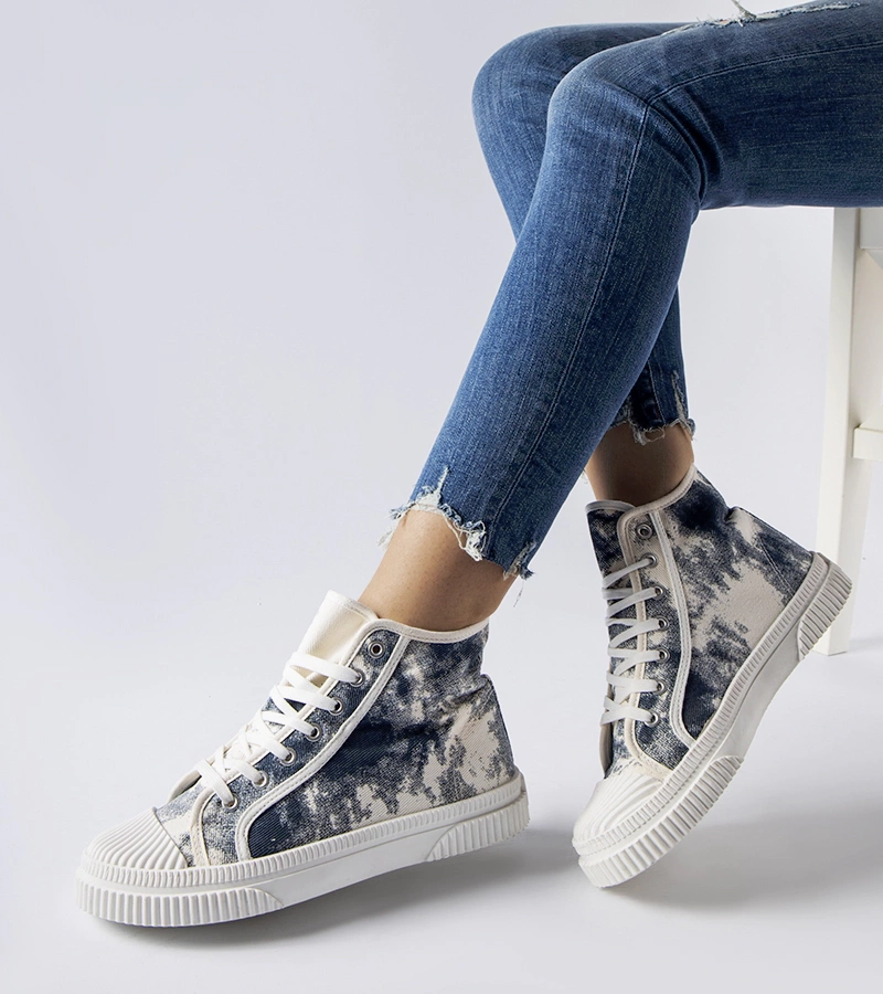 Granatowe trampki za kostkę zdobione przetarciami