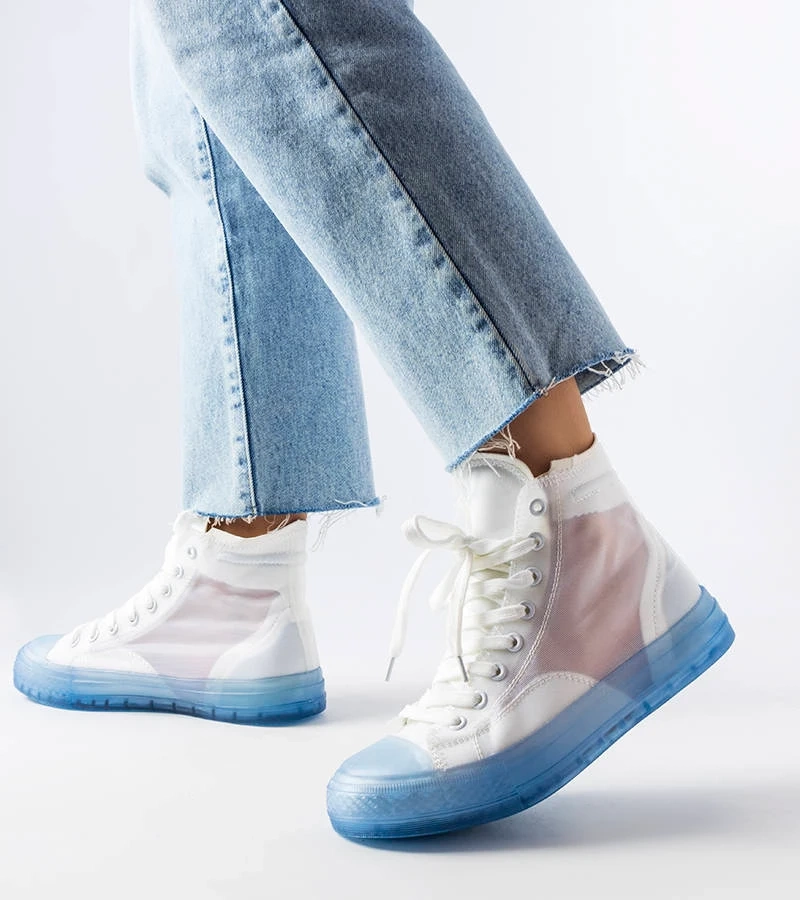 Białe wysokie trampki z niebieską podeszwą