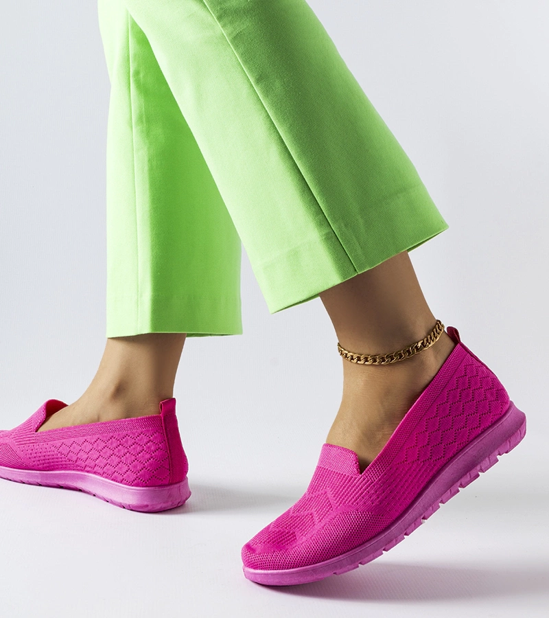 Różowe materiałowe tenisówki