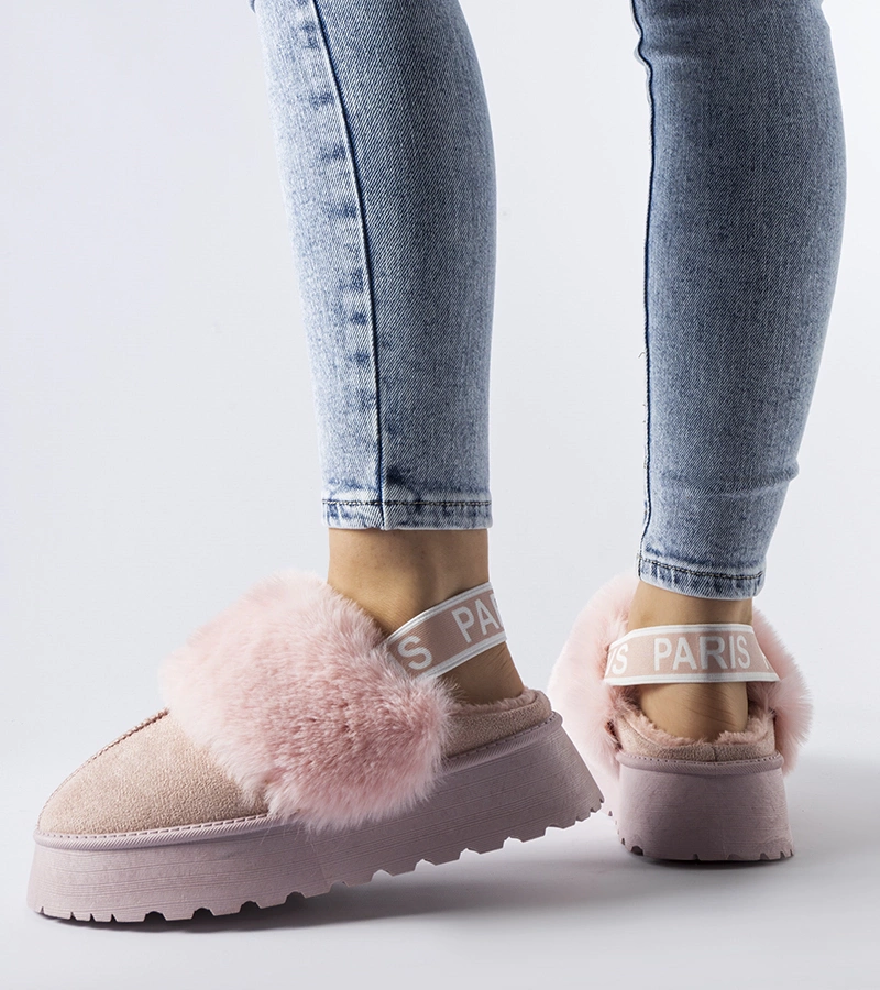 Różowe ocieplane kapcie z gumką i futrem