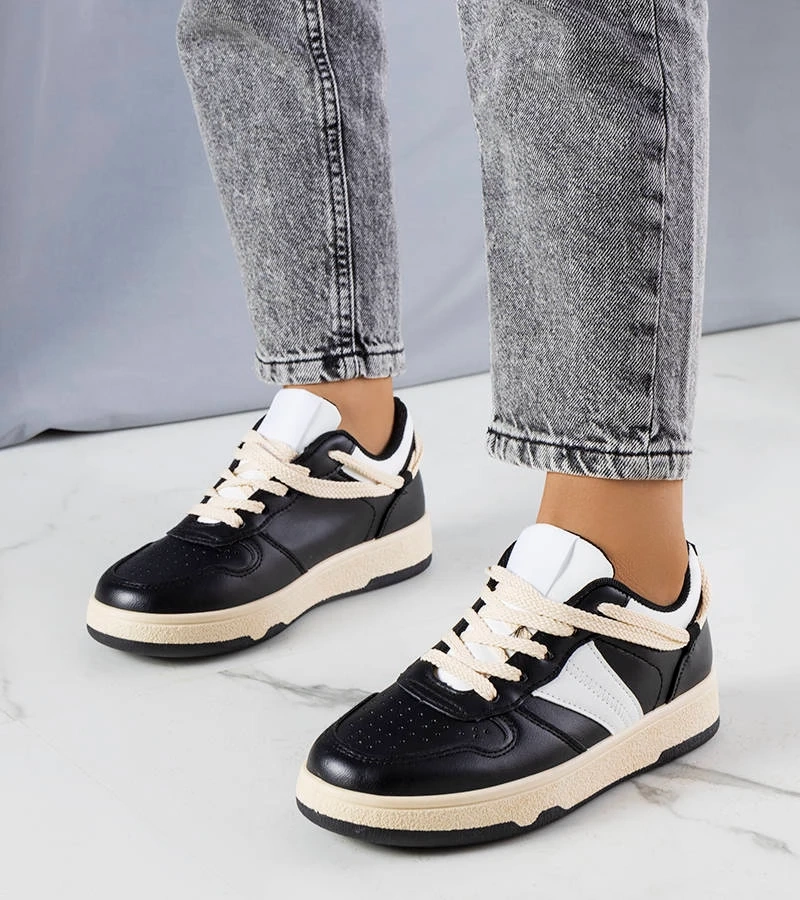 Czarne sportowe sneakersy