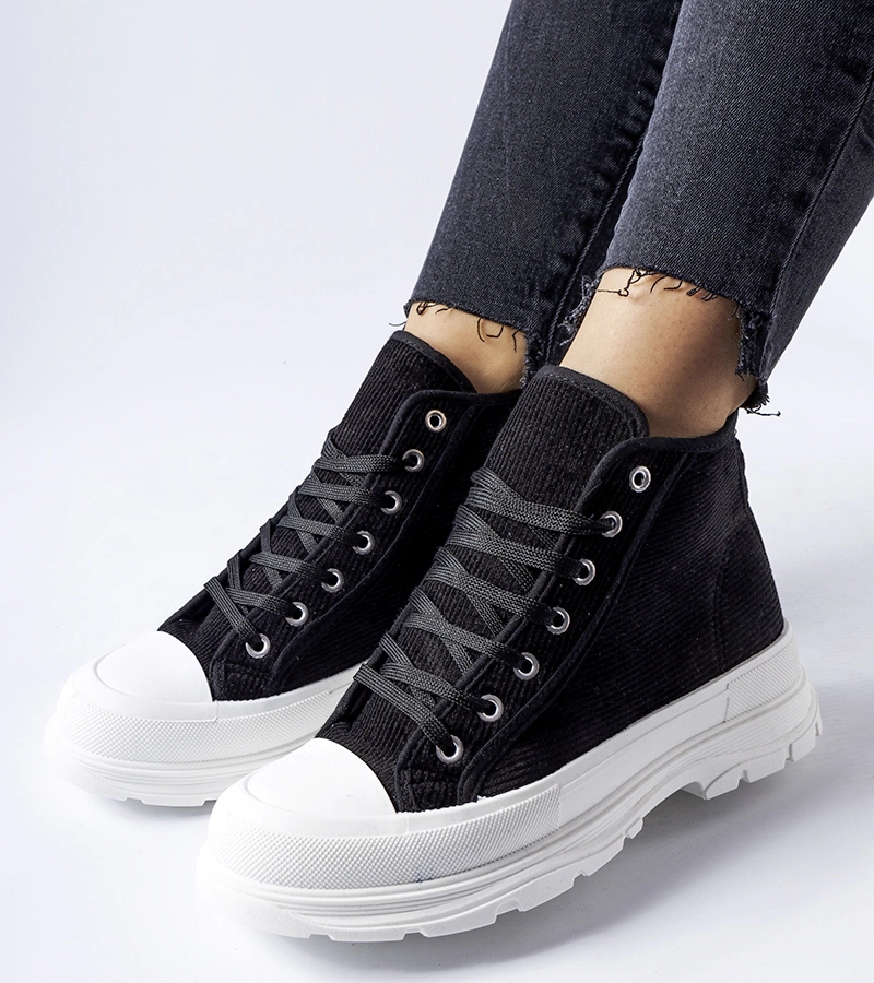 Czarne trampki za kostkę