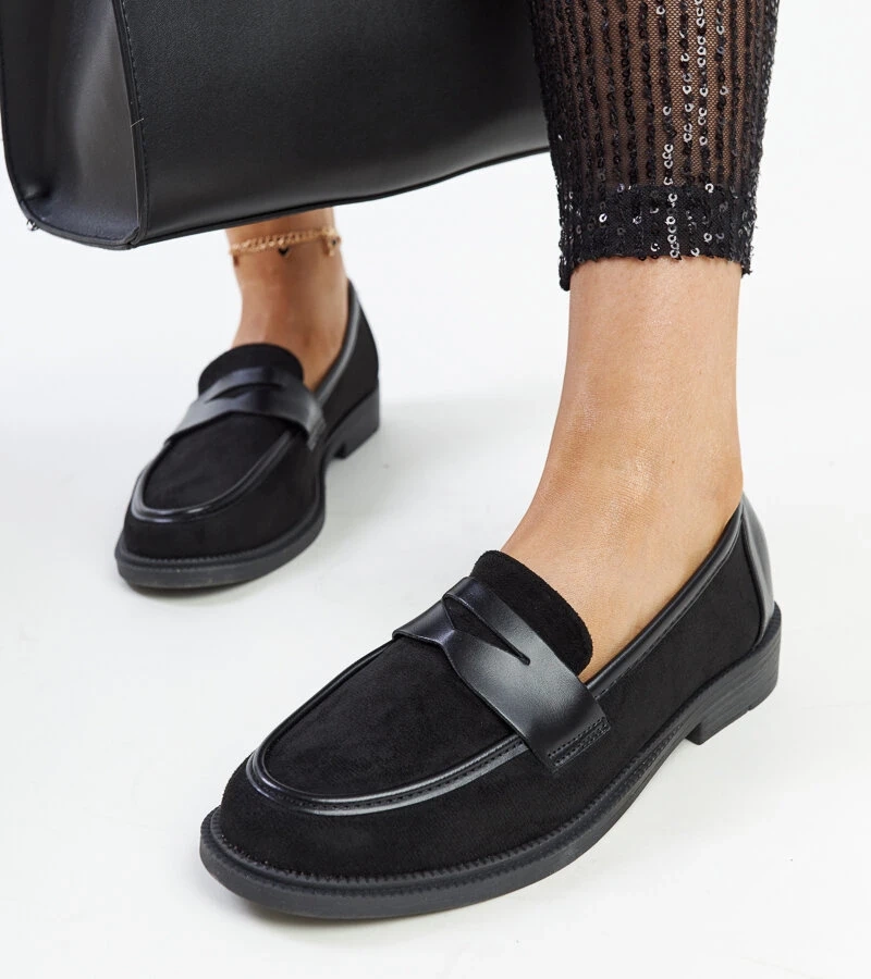 Czarne zamszowe mokasyny