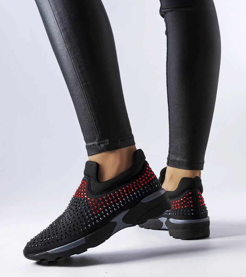 Wsuwane czarne sneakersy