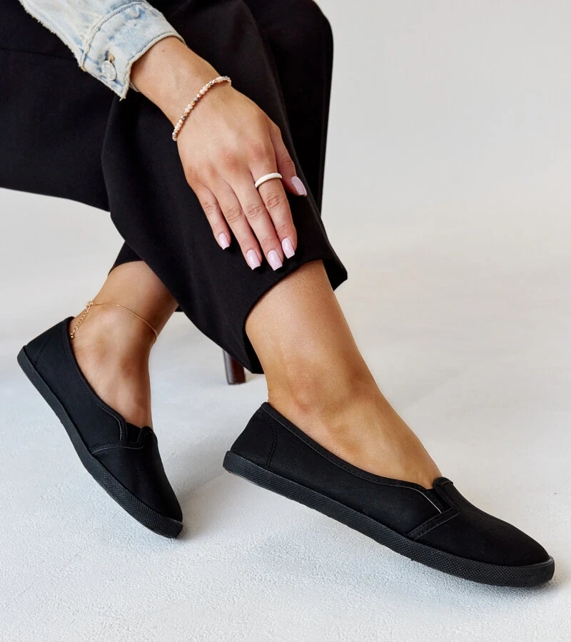 Czarne tenisówki wsuwane eko skóra