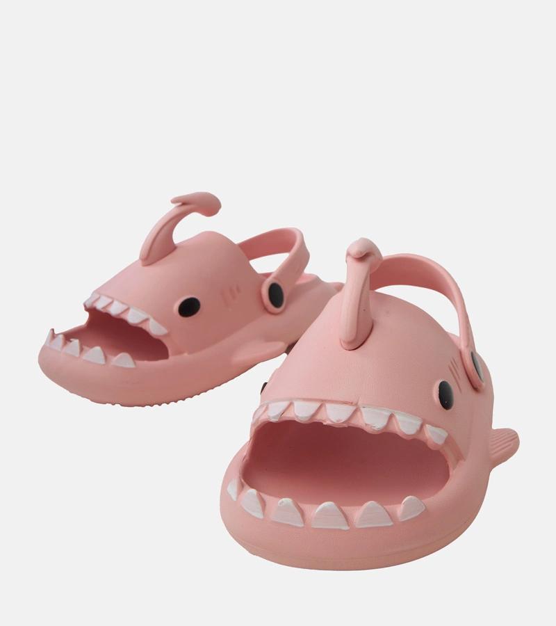 Hers Różowe klapki dziecięce z motywem rekina