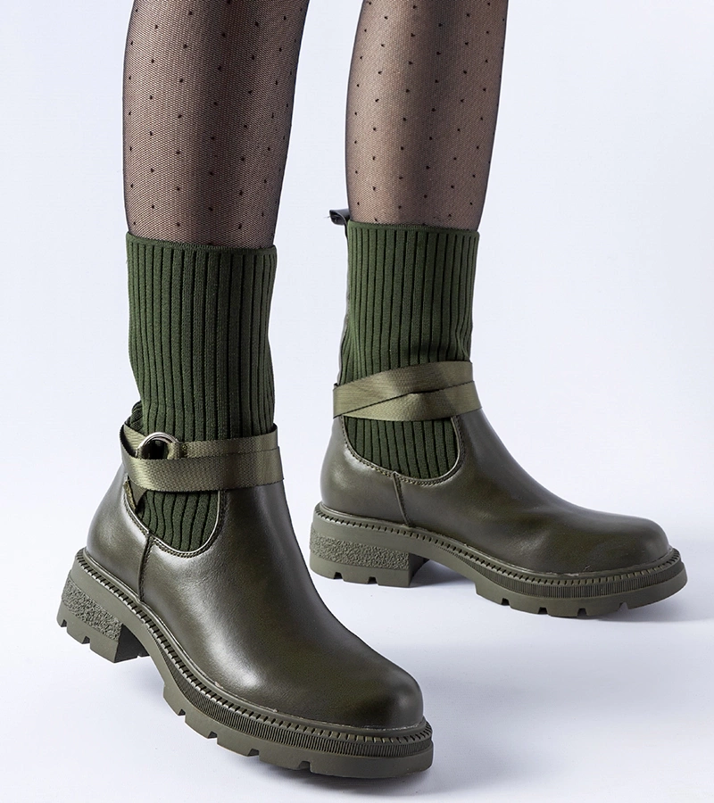 Ciemnozielone skarpetowe ocieplane botki