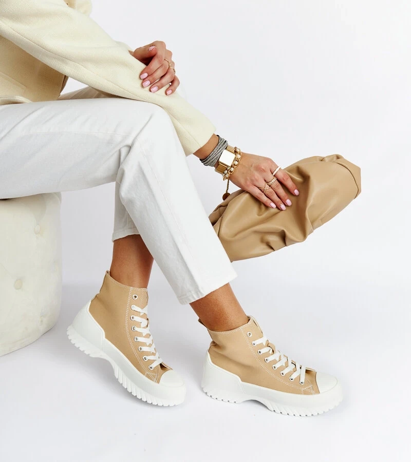 Beżowe trampki za kostkę