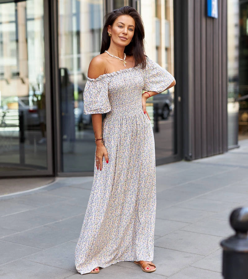 Fioletowa sukienka maxi w kwiatki