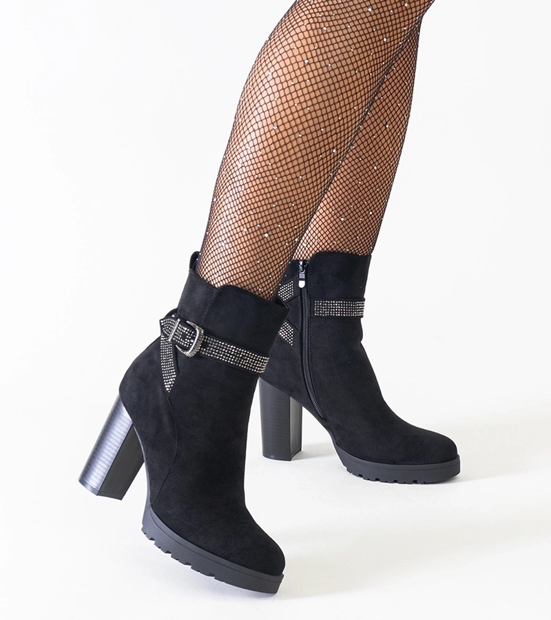 Czarne botki na słupku zdobione cyrkoniami eko-zamsz