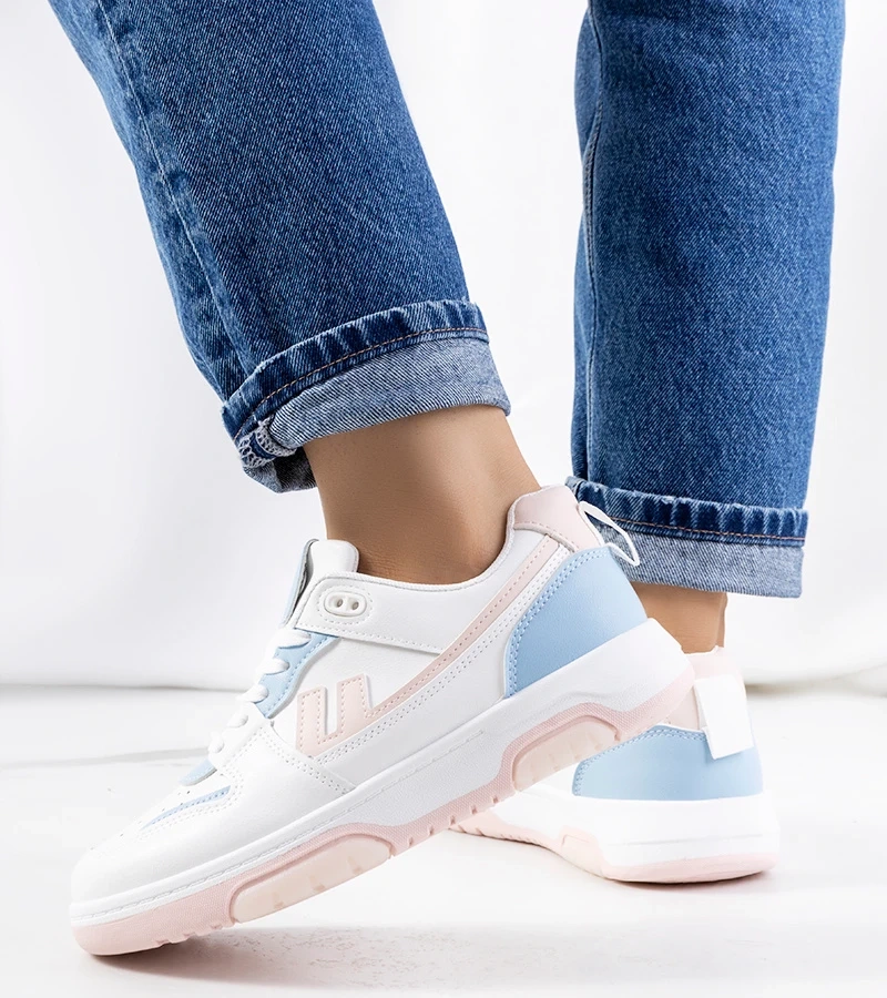 Białe sneakersy sportowe