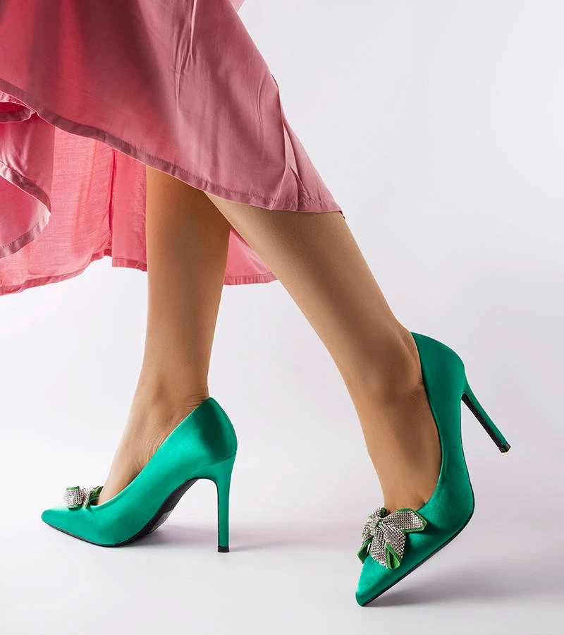 Beżowe satynowe szpilki