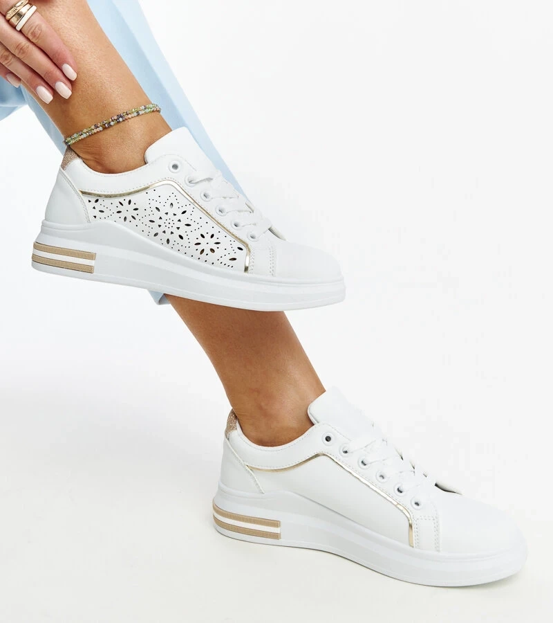 Białe sneakersy ażurowe z brokatem