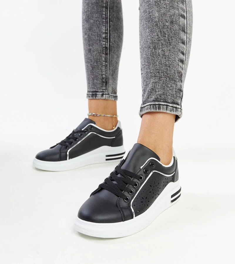 Czarne sneakersy ażurowe z brokatem