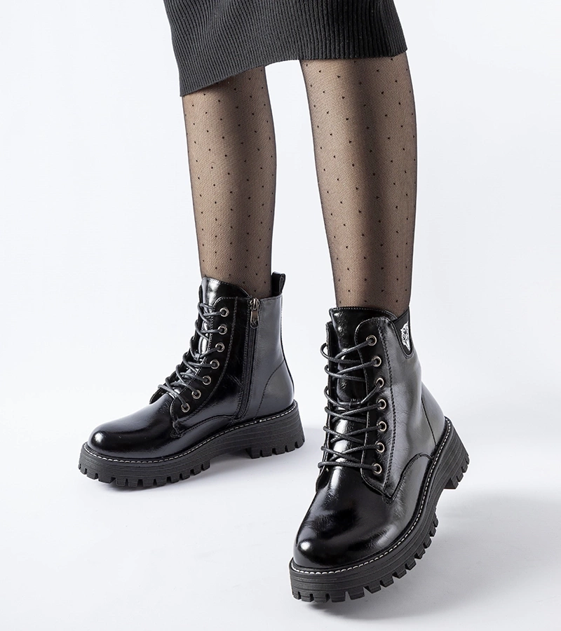 Czarne ocieplane lakierowane workery