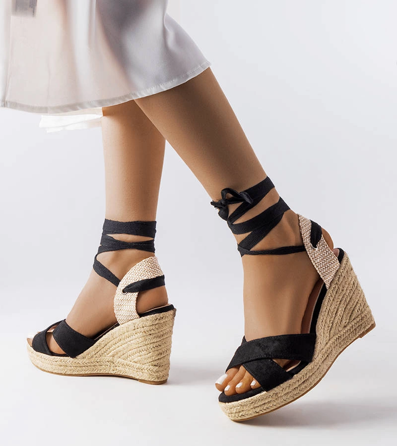 Czarne espadryle na koturnie