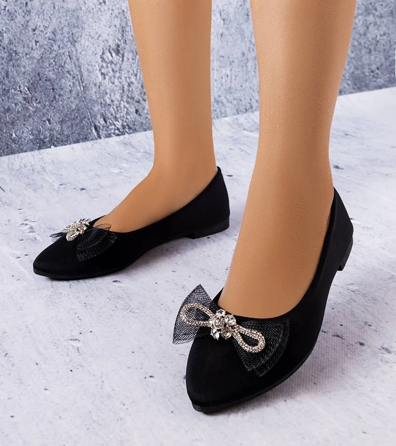 Czarne balerinki zdobione kokardką z cyrkoniami