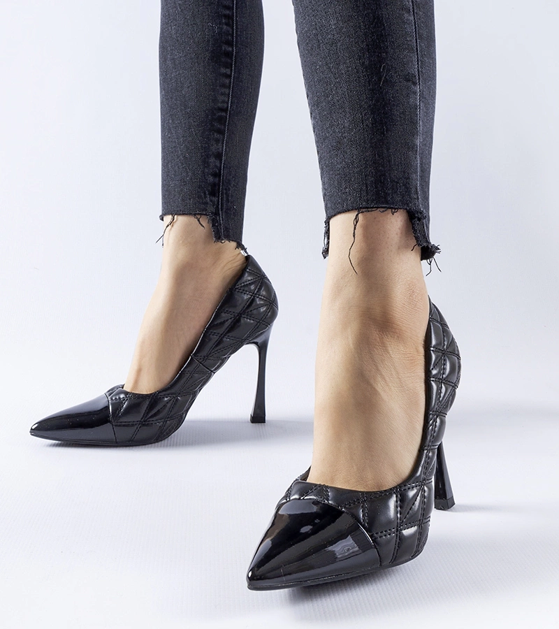 Czarne pikowane szpilki