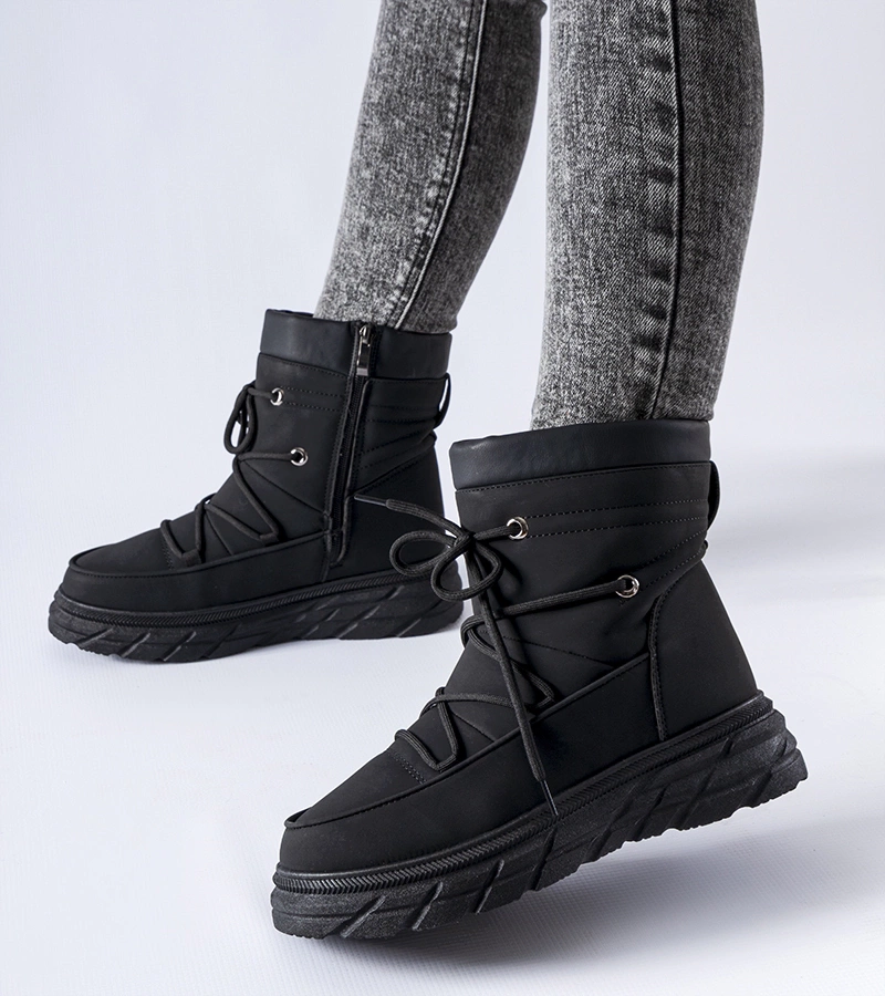 Czarne matowe ocieplane śniegowce