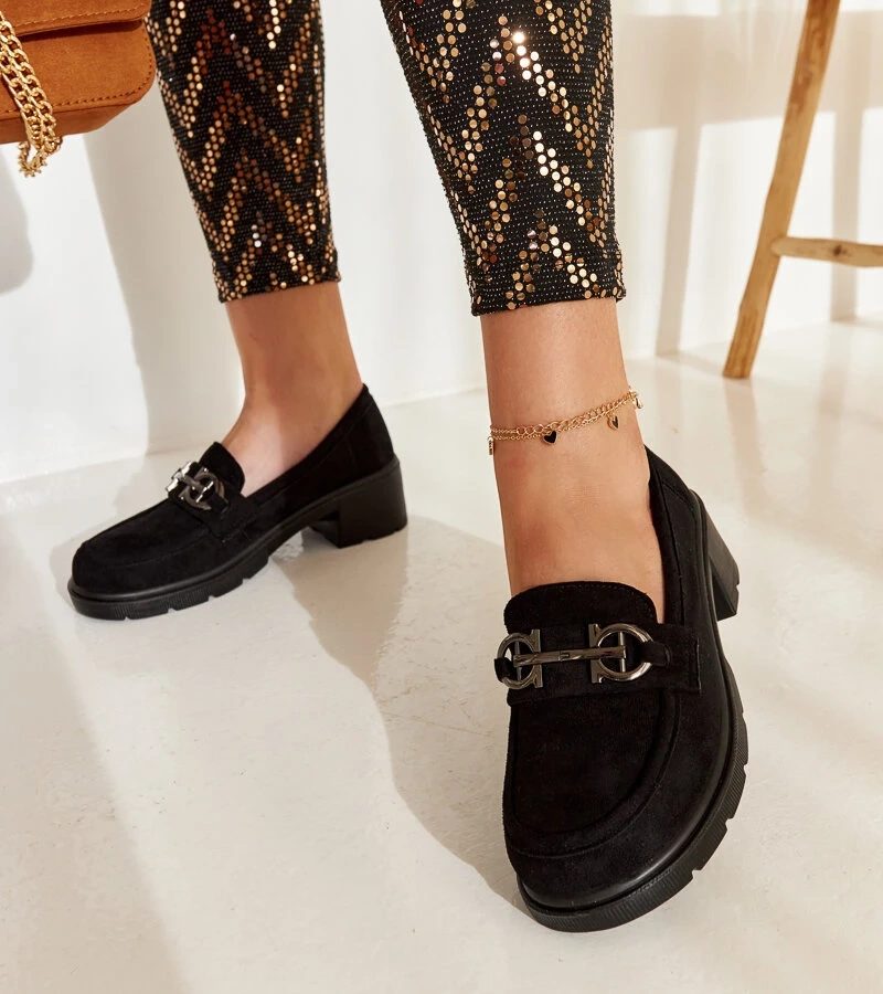 Czarne zamszowe mokasyny